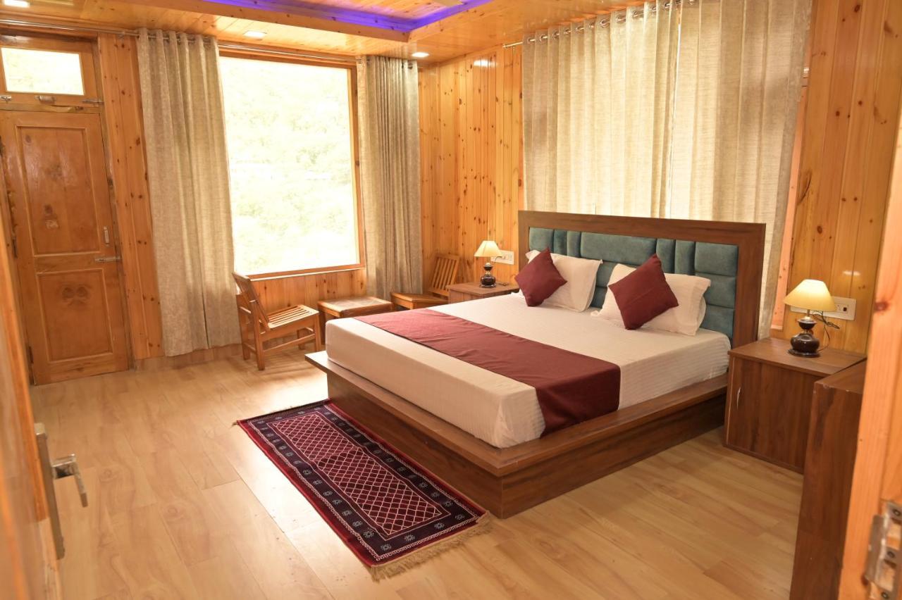 Hotel Royal Galaxy Tirthan Banjār Dış mekan fotoğraf