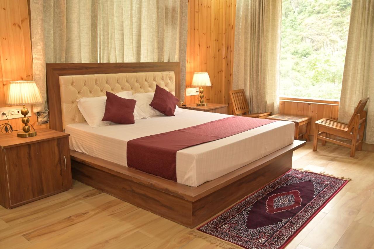 Hotel Royal Galaxy Tirthan Banjār Dış mekan fotoğraf