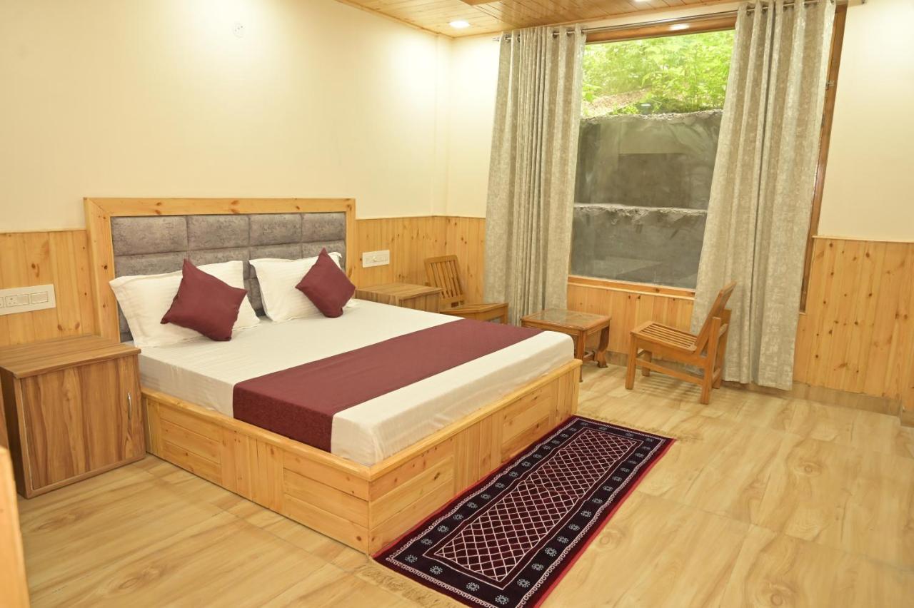 Hotel Royal Galaxy Tirthan Banjār Dış mekan fotoğraf