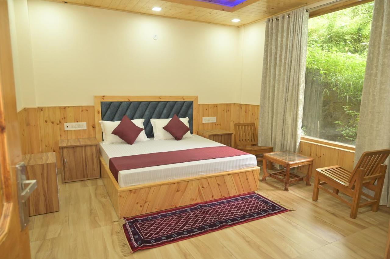Hotel Royal Galaxy Tirthan Banjār Dış mekan fotoğraf