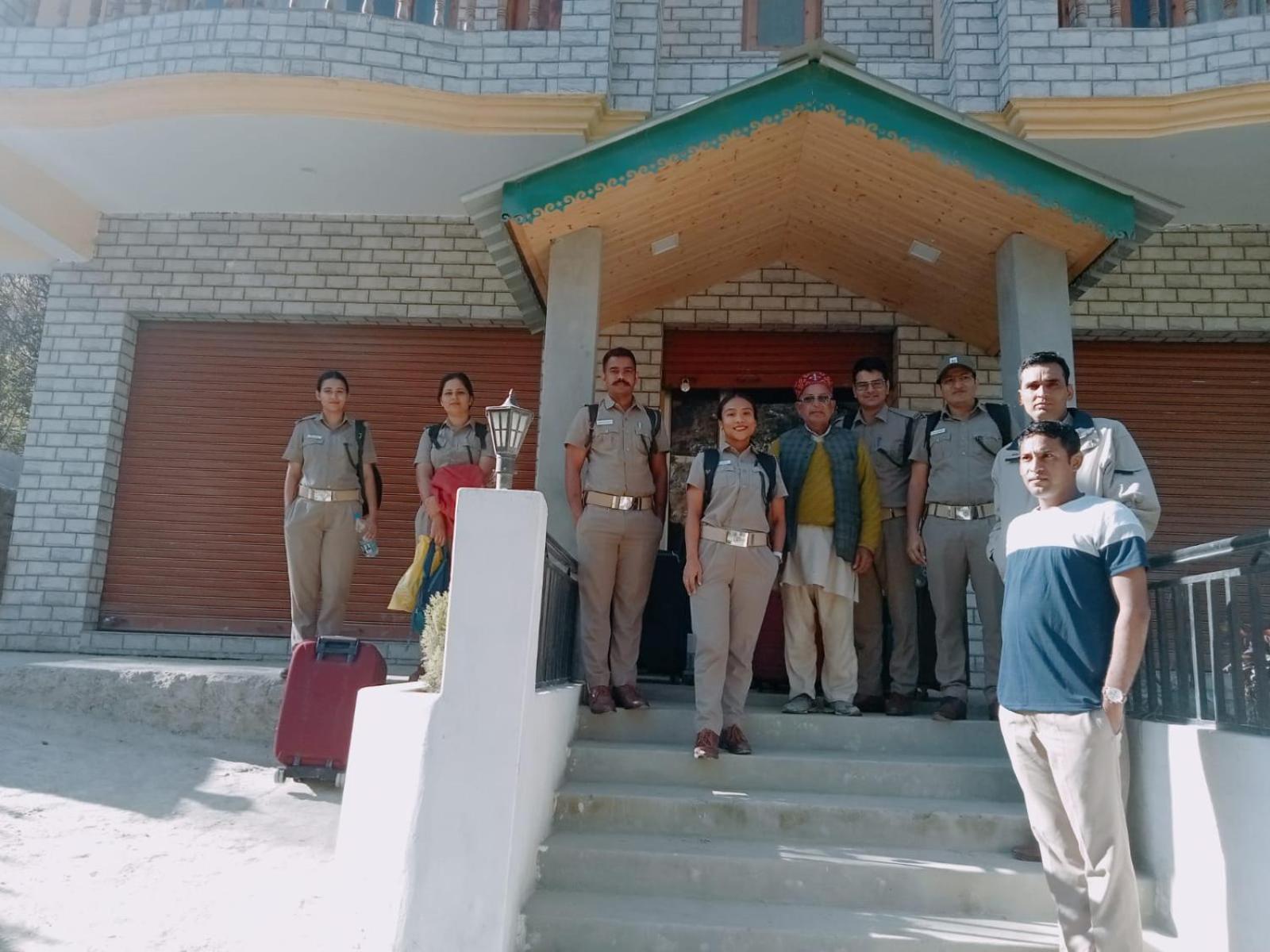 Hotel Royal Galaxy Tirthan Banjār Dış mekan fotoğraf