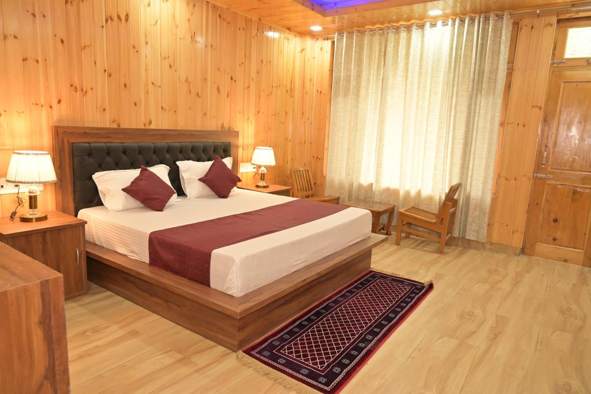 Hotel Royal Galaxy Tirthan Banjār Dış mekan fotoğraf
