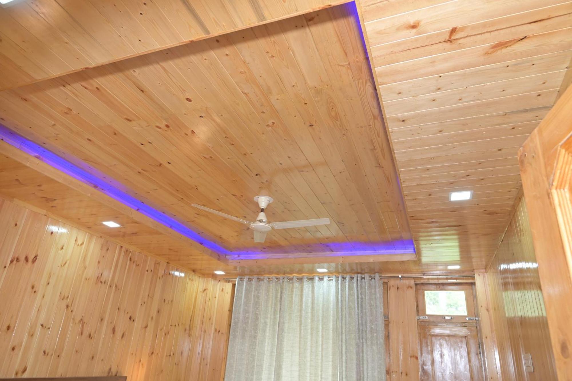 Hotel Royal Galaxy Tirthan Banjār Dış mekan fotoğraf