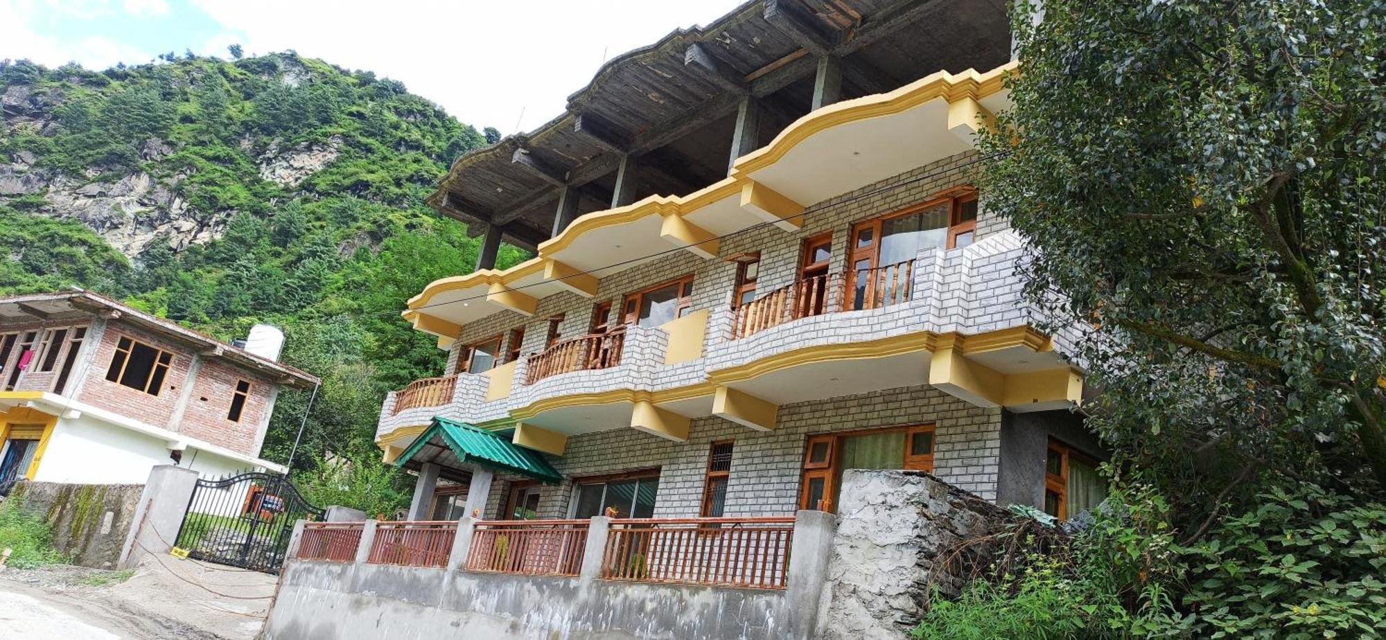 Hotel Royal Galaxy Tirthan Banjār Dış mekan fotoğraf