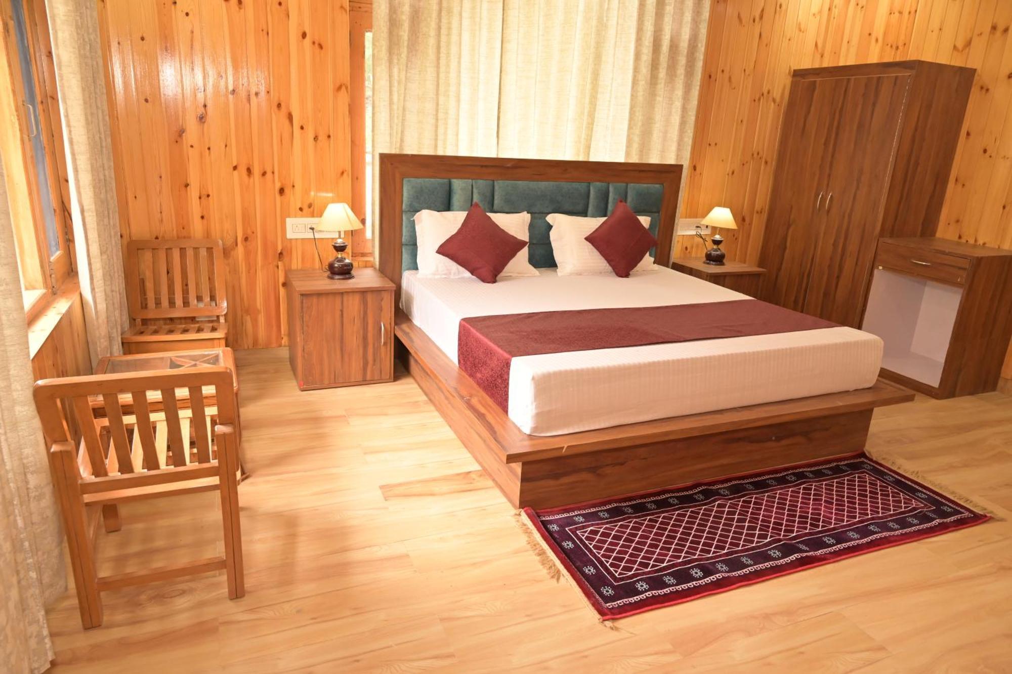 Hotel Royal Galaxy Tirthan Banjār Dış mekan fotoğraf