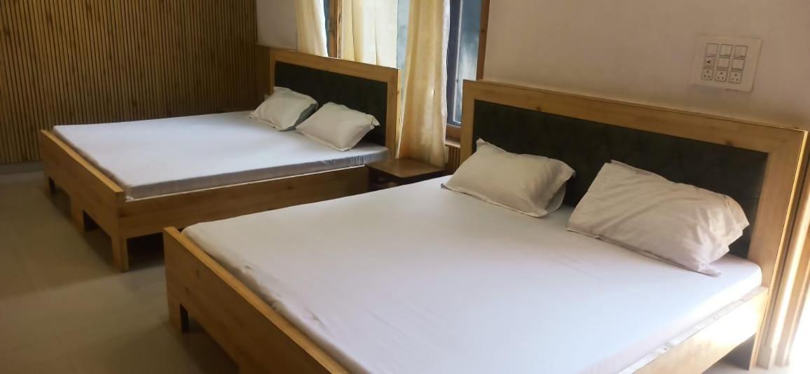 Hotel Royal Galaxy Tirthan Banjār Dış mekan fotoğraf